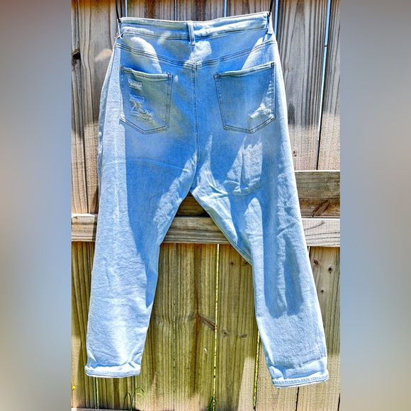 Women plus size ripped jeans, size 20, length is about 3’ please see photos. - Picture 3 of 3